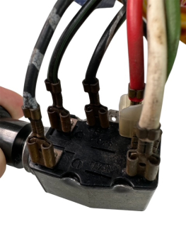 Preview: Roter Warnblinkschalter mit Knopf für das gepolsterte Armaturenbrett von VW US-Modellen (Käfer, Bus T2, Karmann Ghia)